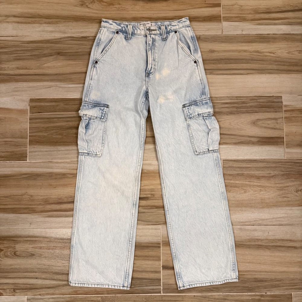 Abercrombie & Fitch The Loose High Rise Cargo Jeans Light Wash Blue 24 00R